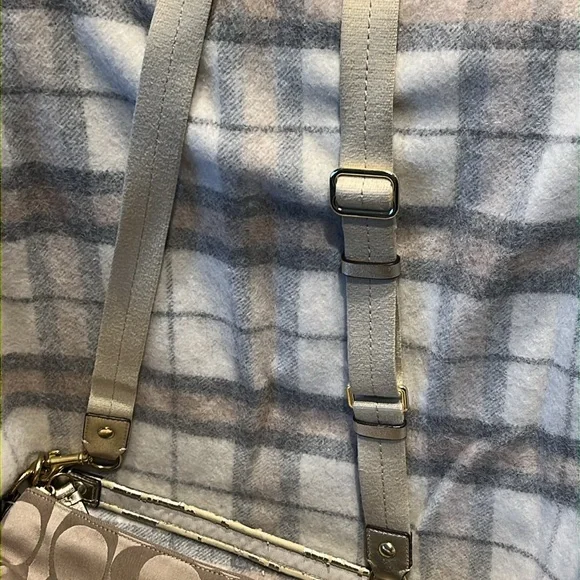 Coach Poppy Gold Bag - Picture 7 of 12